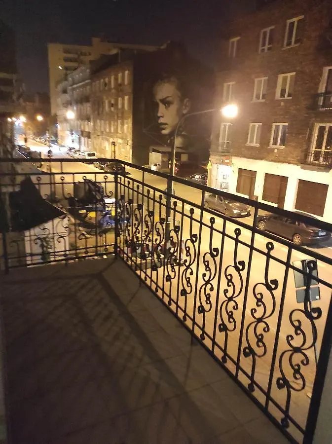 Nice Room With 2 Shared Bathrooms ,Wc , 2Km To Old Town -100M From Metro Szwedzka Varšava 0*,