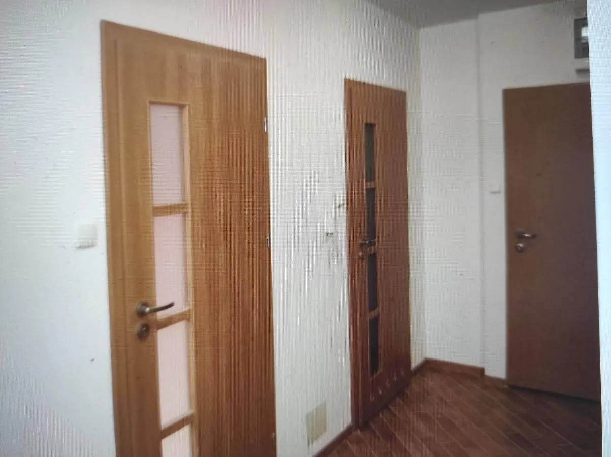 Nice room 2km to old town -150m from Metro Szwedzka Warszawa