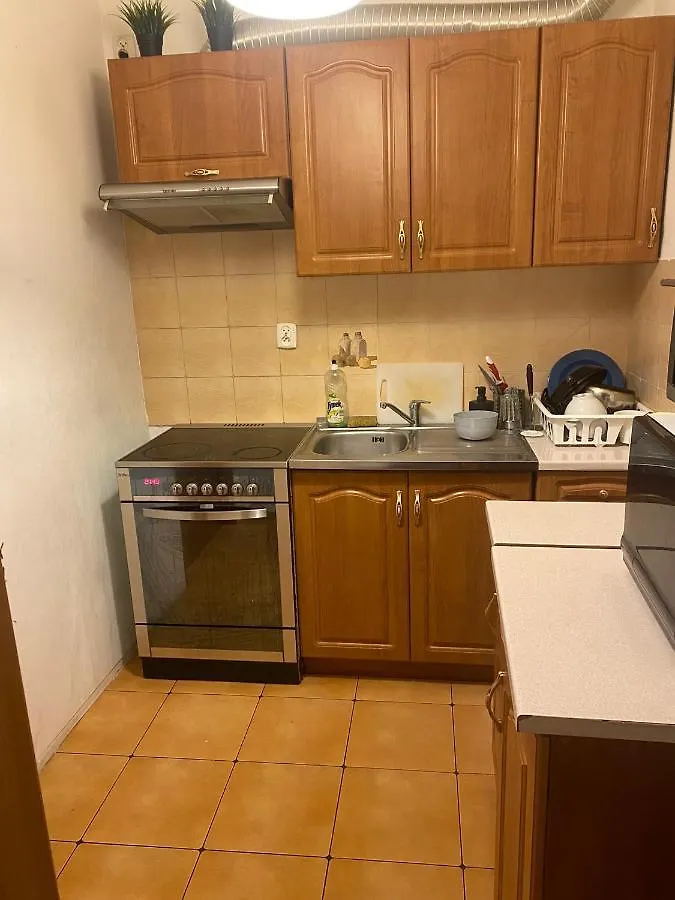 Nice room 2km to old town -150m from Metro Szwedzka Warszawa